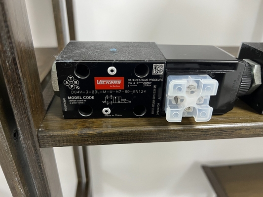 Huishoudelijk gebruik Solenoïde klep Dg4V-3-2c-M-U-H7-69-En124 Sturing Hydraulische onderdelen