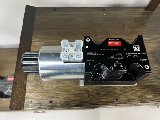 Hydraulische pomp Dg4V-3-6c-M-H-H7-60-En210 Solenoïde klep voor 6045319-001 Modelcode