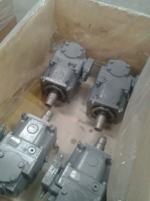 Gietijzer K3V112 Hydraulische zuigerpompondelen voor trommelroller Makkelijk te installeren