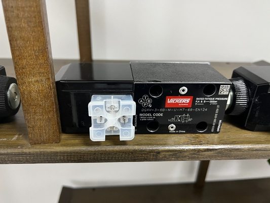 Industriële toepassingen Solenoïde klep Dg4V-3-2al-M-U-H7-69-En124 Hydraulische reserveonderdelen