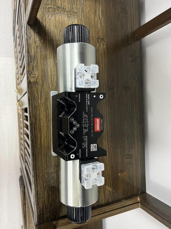 Voor industriële doeleinden: Pilot bediende magnetoventil Dg4V-5s-6cj-M-U-H5-20 voor en controle